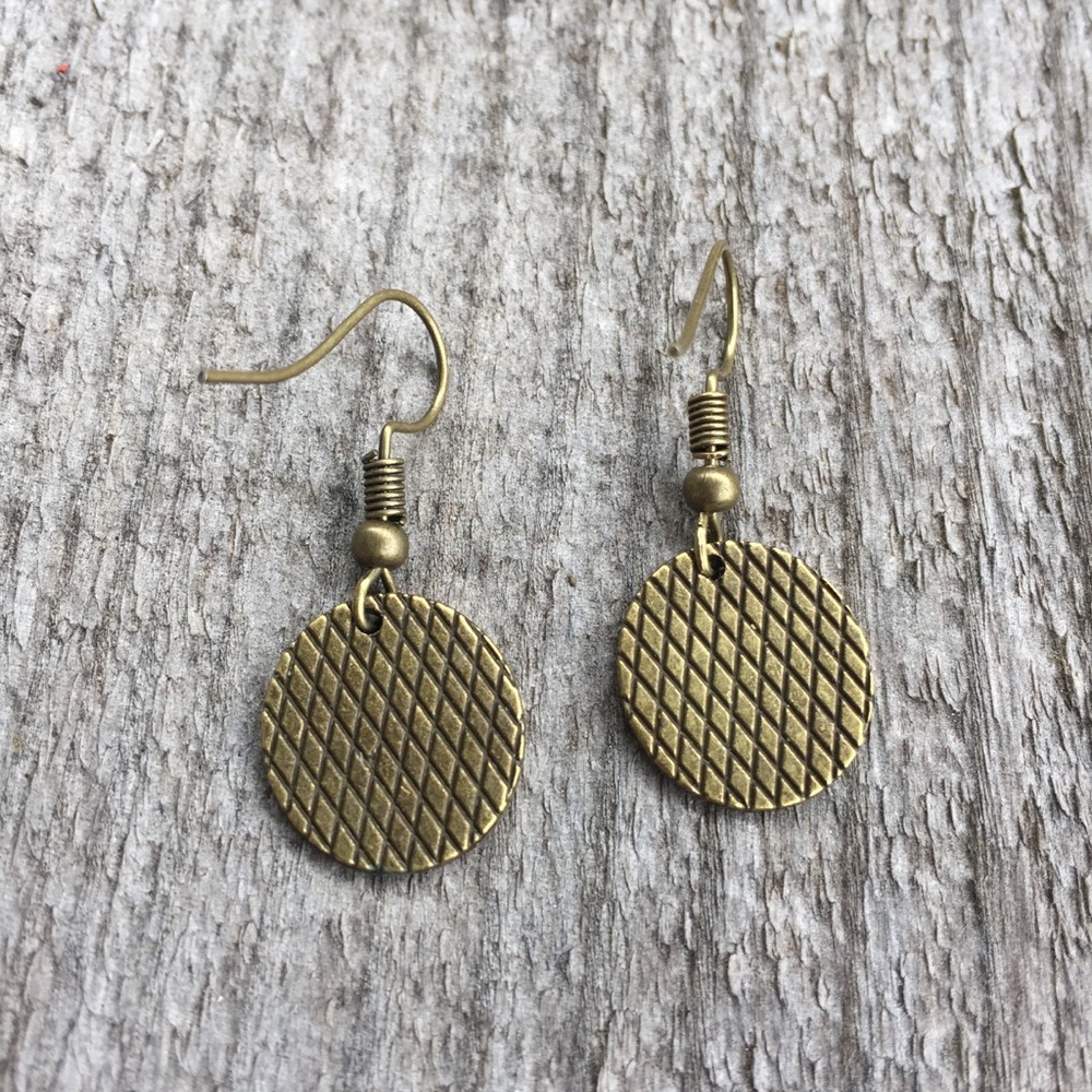 Boho Women Quote Dainty Bronze Earrings - Picture 3 of 3